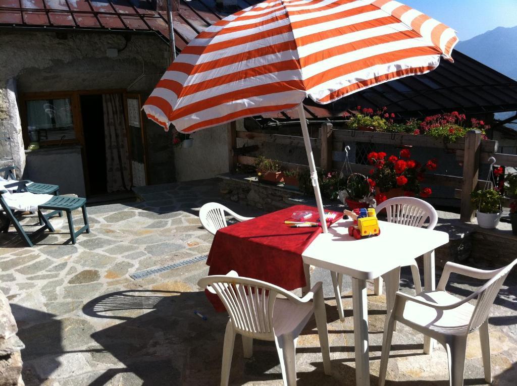 La Placette - Albergo Diffuso E Trattoria Usseaux Quarto foto