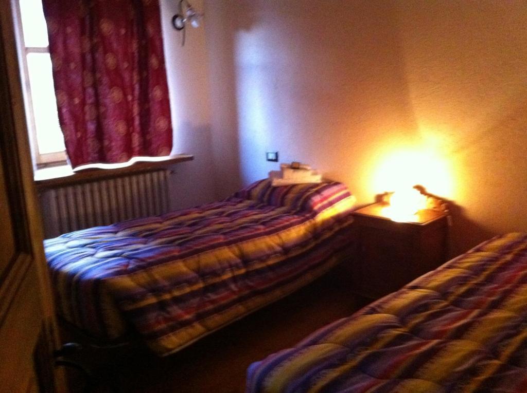 La Placette - Albergo Diffuso E Trattoria Usseaux Quarto foto