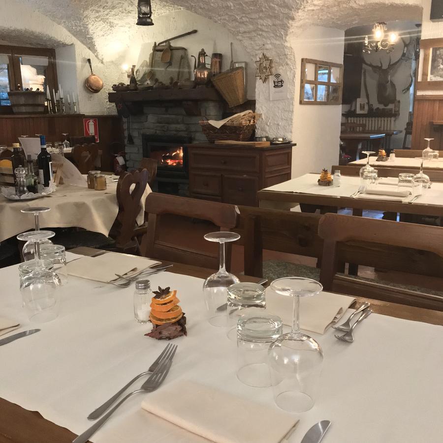 La Placette - Albergo Diffuso E Trattoria Usseaux Exterior foto